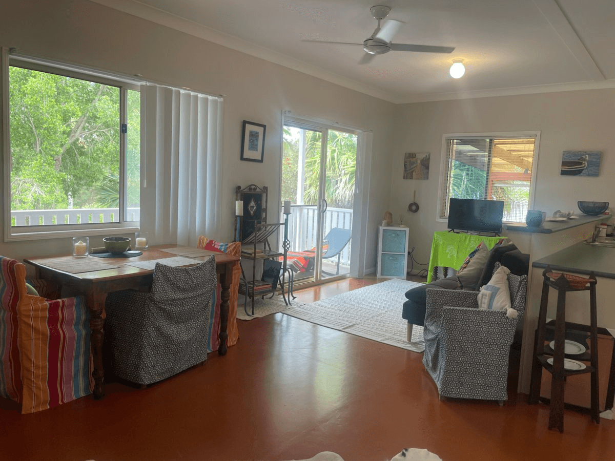 28 Francis Road, MACLEAY ISLAND, QLD 4184