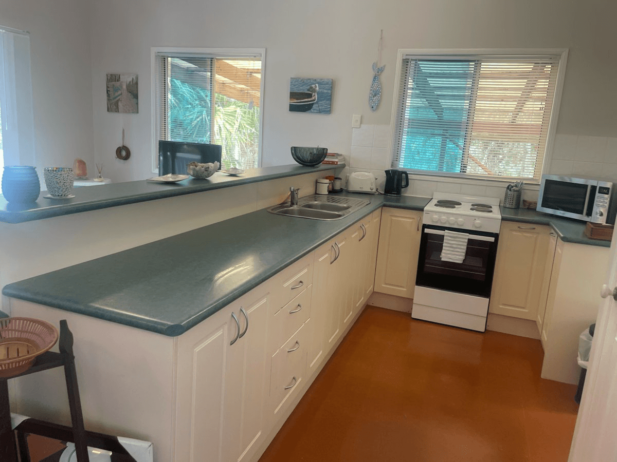 28 Francis Road, MACLEAY ISLAND, QLD 4184
