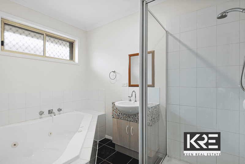 37 Hall Road, CARRUM DOWNS, VIC 3201