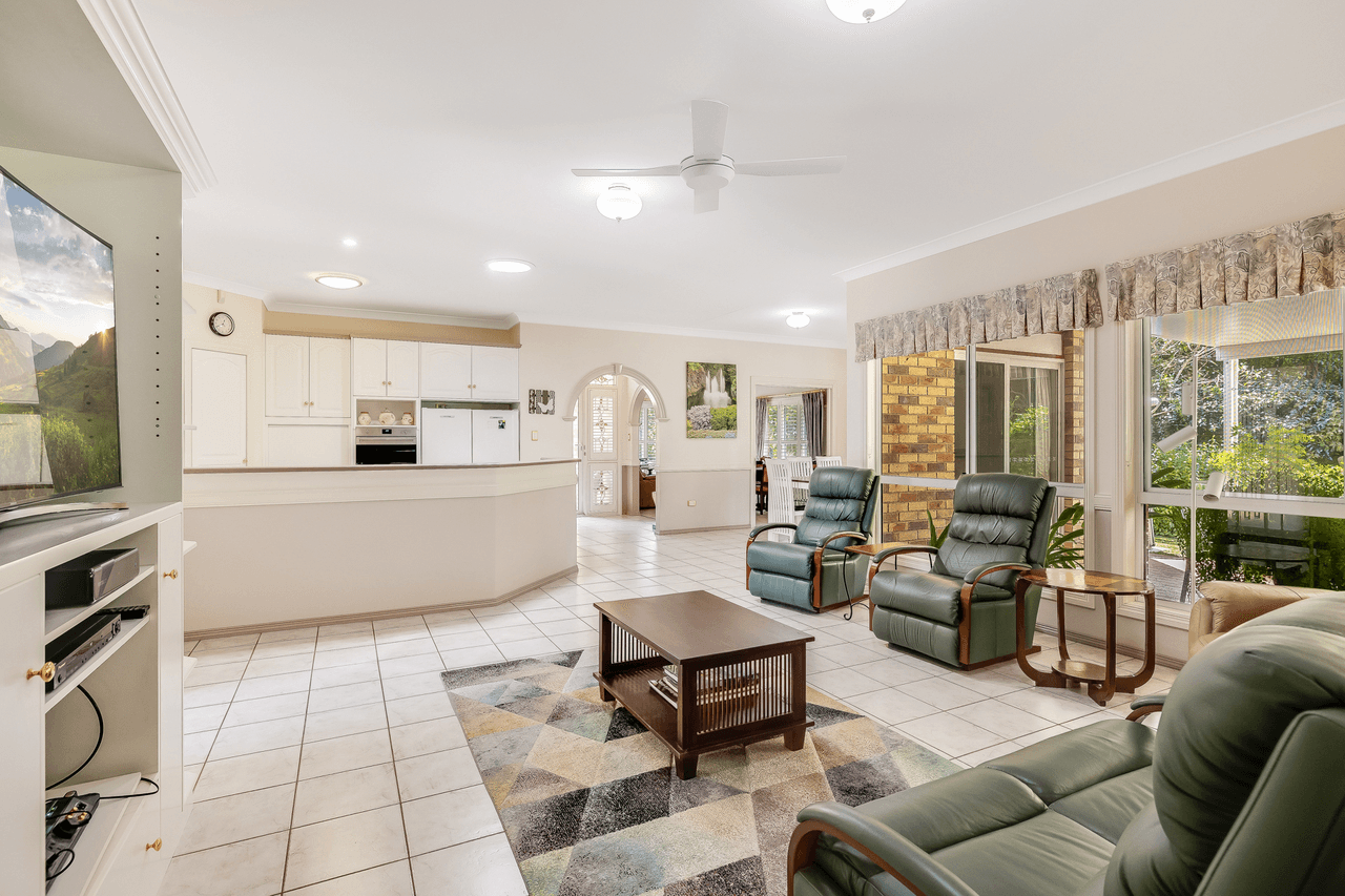 7 Meredith Crescent, RANGEVILLE, QLD 4350