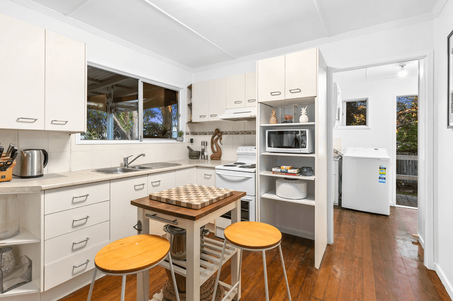 28A Harris Street, LABRADOR, QLD 4215