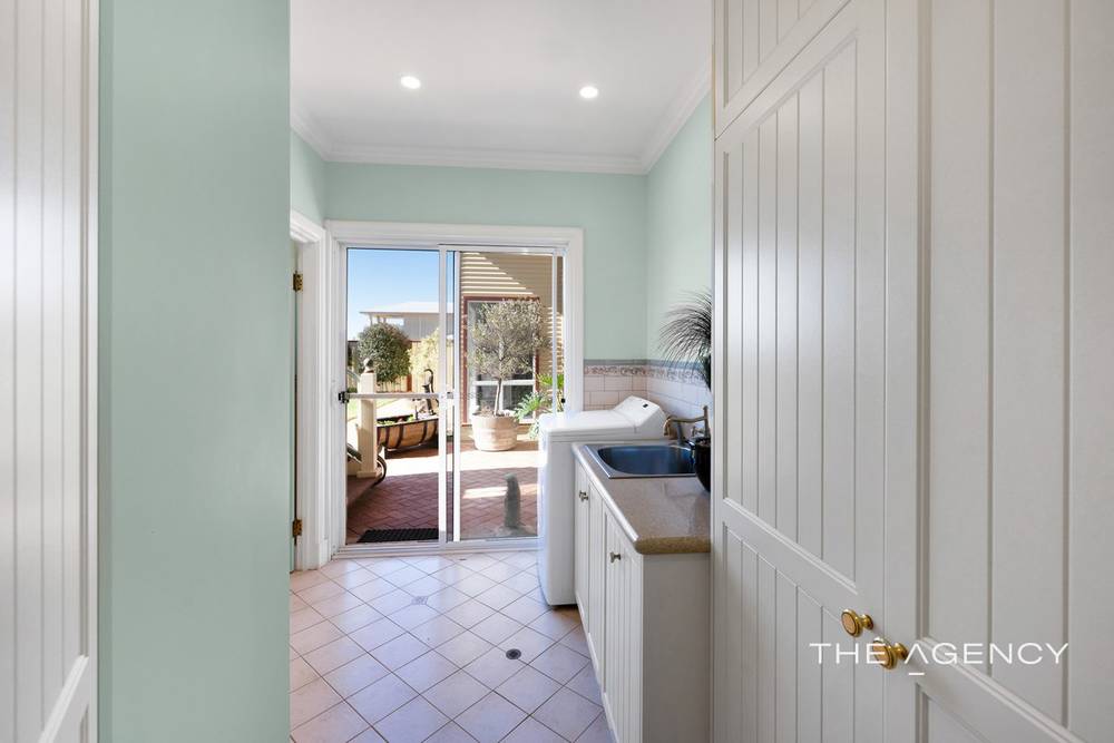 21 Charlton Loop, Kalbarri, WA 6536