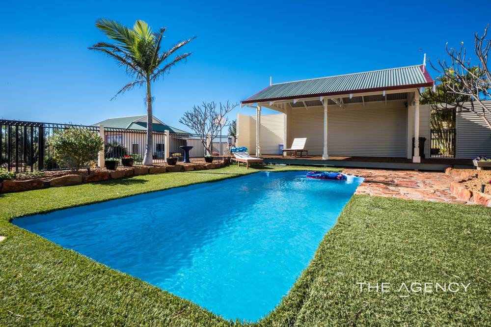 21 Charlton Loop, Kalbarri, WA 6536