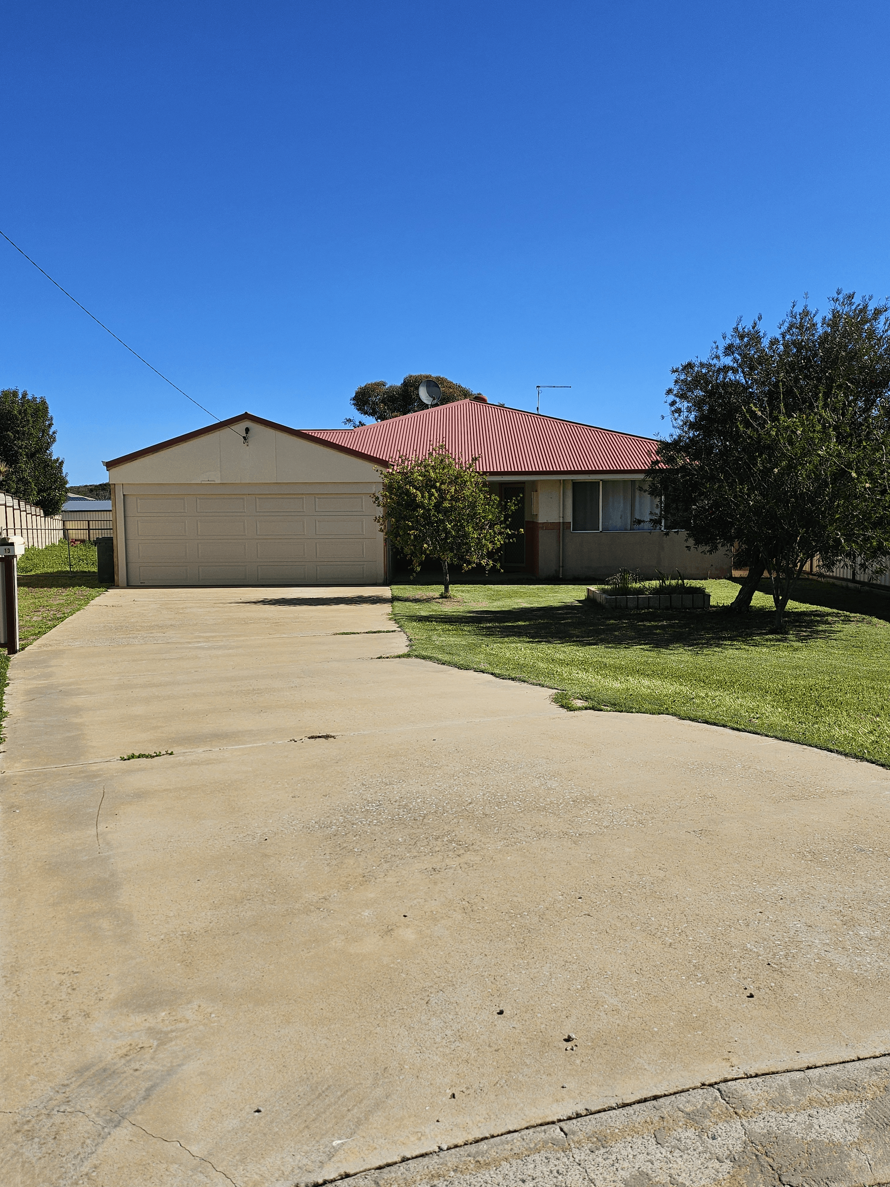 13 Thurkle Square, DONGARA, WA 6525