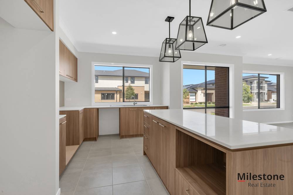 78 Carora Circuit, CLYDE NORTH, VIC 3978