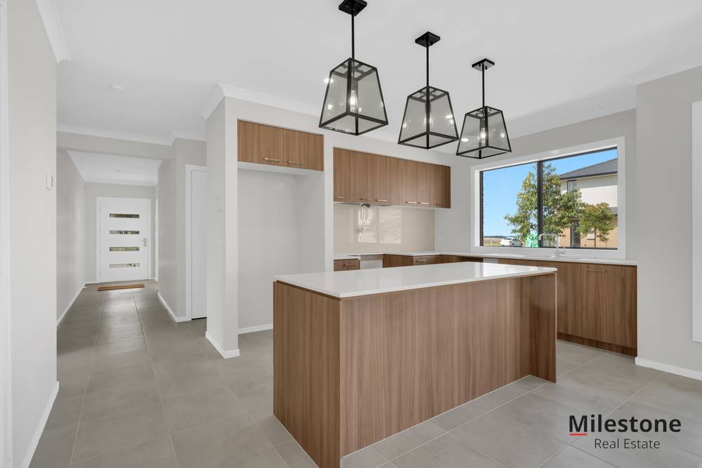 78 Carora Circuit, CLYDE NORTH, VIC 3978