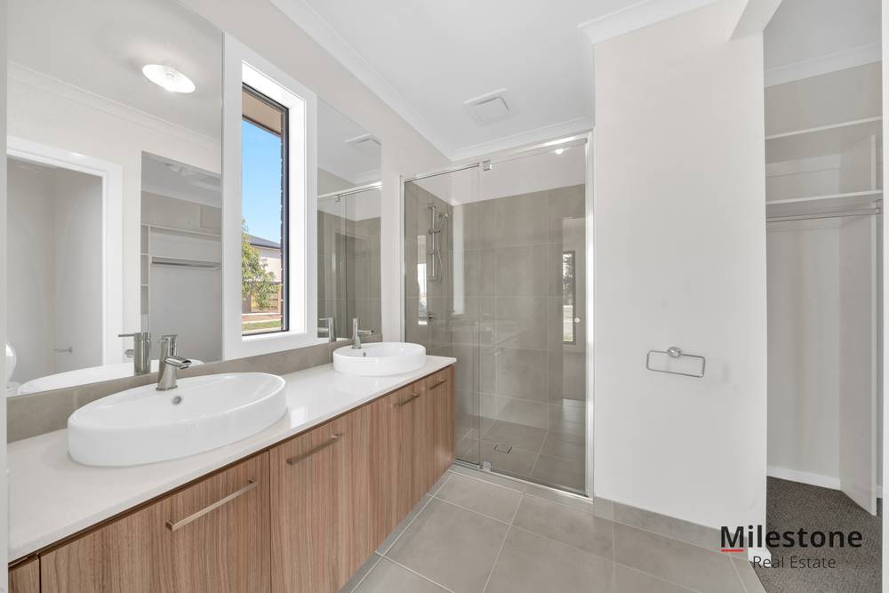 78 Carora Circuit, CLYDE NORTH, VIC 3978