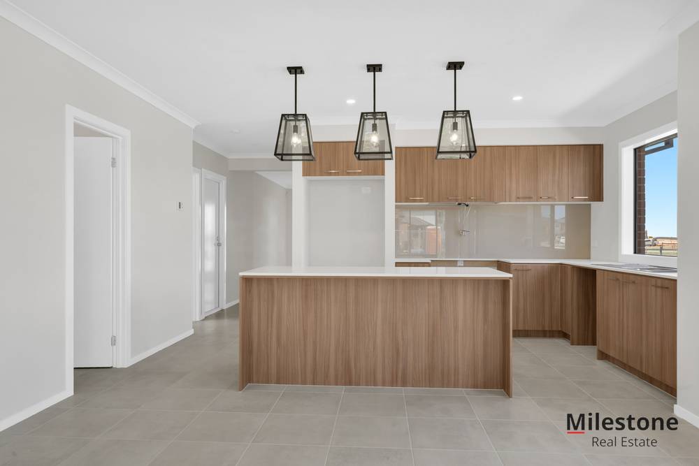 78 Carora Circuit, CLYDE NORTH, VIC 3978