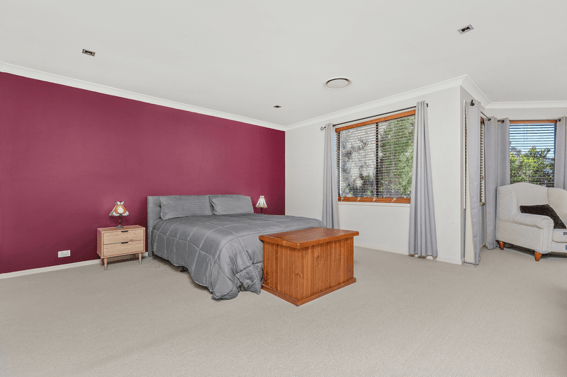 8 Creekwood Drive, VOYAGER POINT, NSW 2172