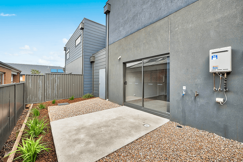 1 Celtic Drive, CRANBOURNE EAST, VIC 3977