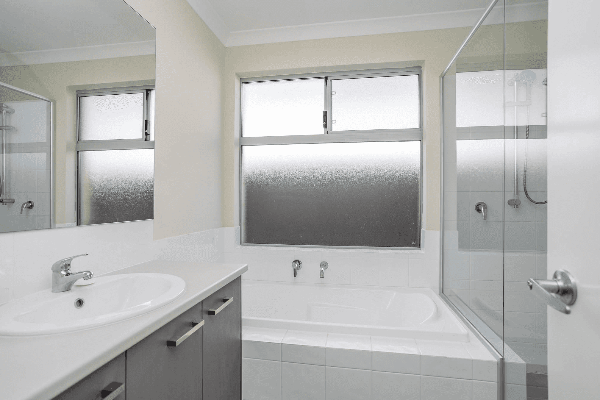 37 St Catharines Promenade, CHAMPION LAKES, WA 6111