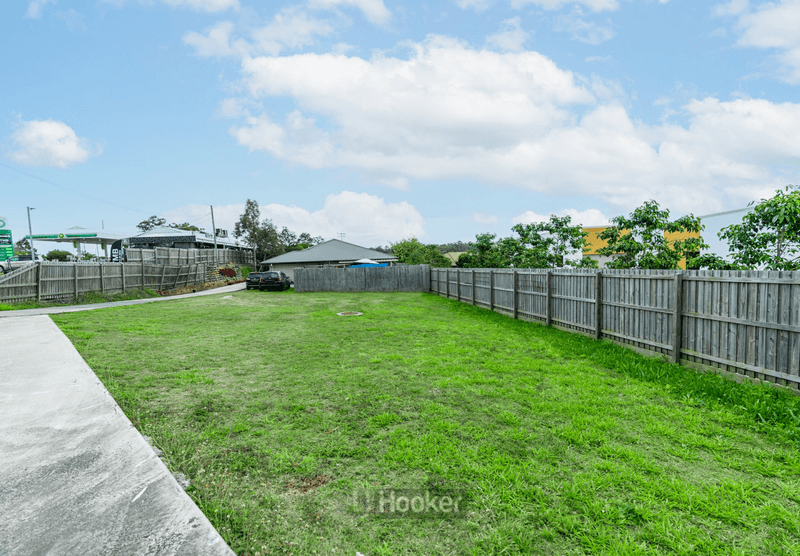 31 Middle Road, HILLCREST, QLD 4118