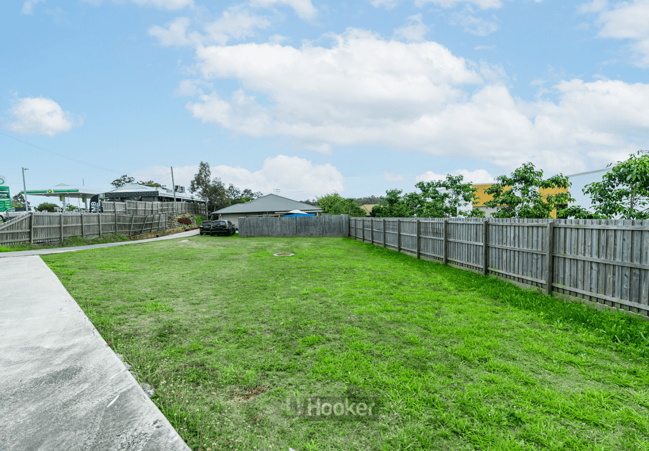 31 Middle Road, HILLCREST, QLD 4118