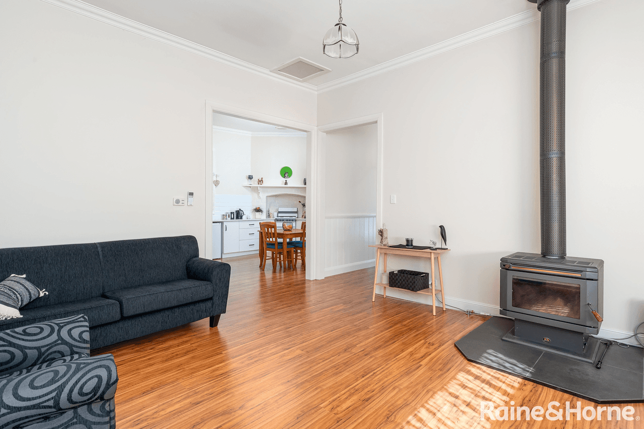 21 Norman Street, TURVEY PARK, NSW 2650