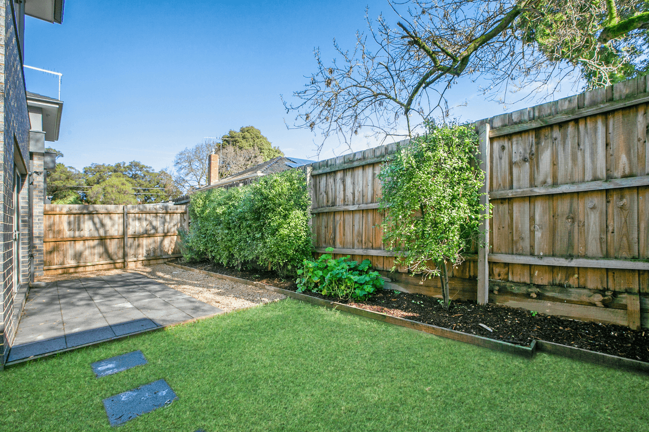 2/30  McMahon Road, RESERVOIR, VIC 3073