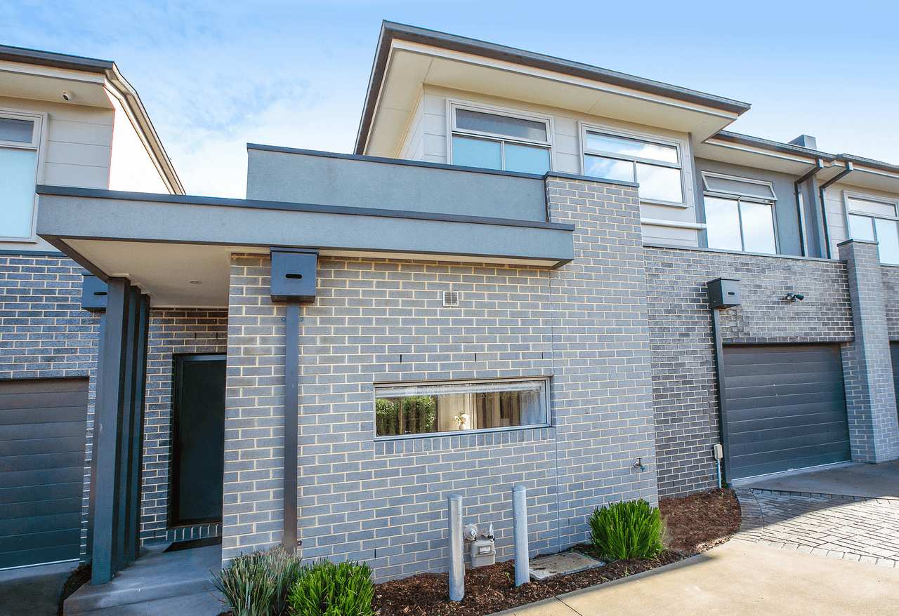 2/30  McMahon Road, RESERVOIR, VIC 3073