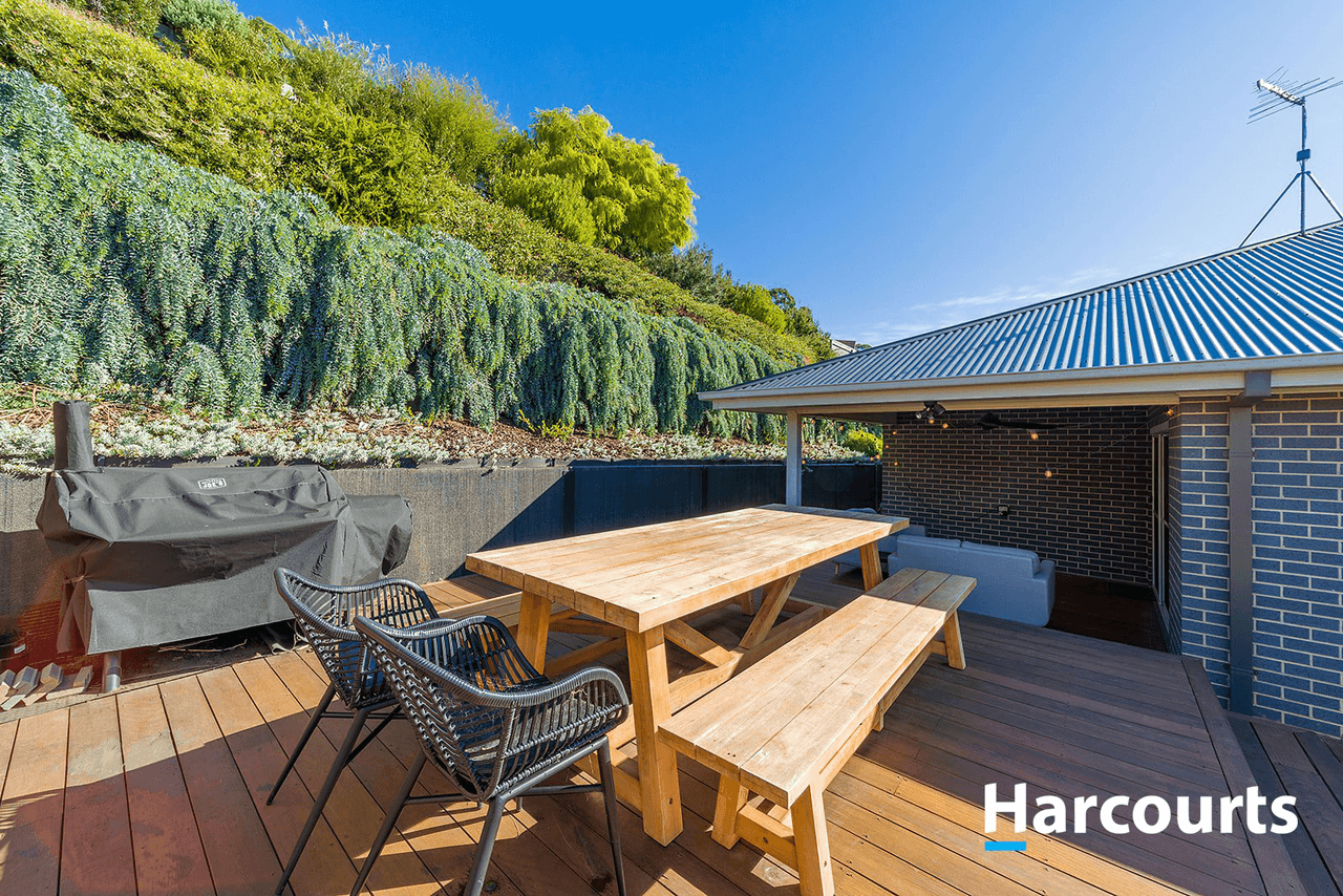 14 Orchard Court, DROUIN, VIC 3818