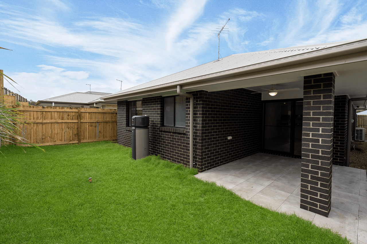 8 Randwick Ave, LOGAN RESERVE, QLD 4133