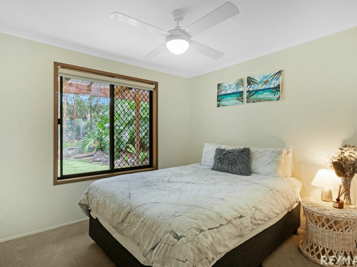 19 Cambridge Court, CARRARA, QLD 4211