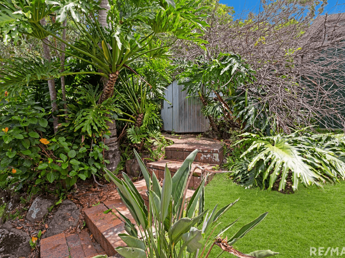 19 Cambridge Court, CARRARA, QLD 4211