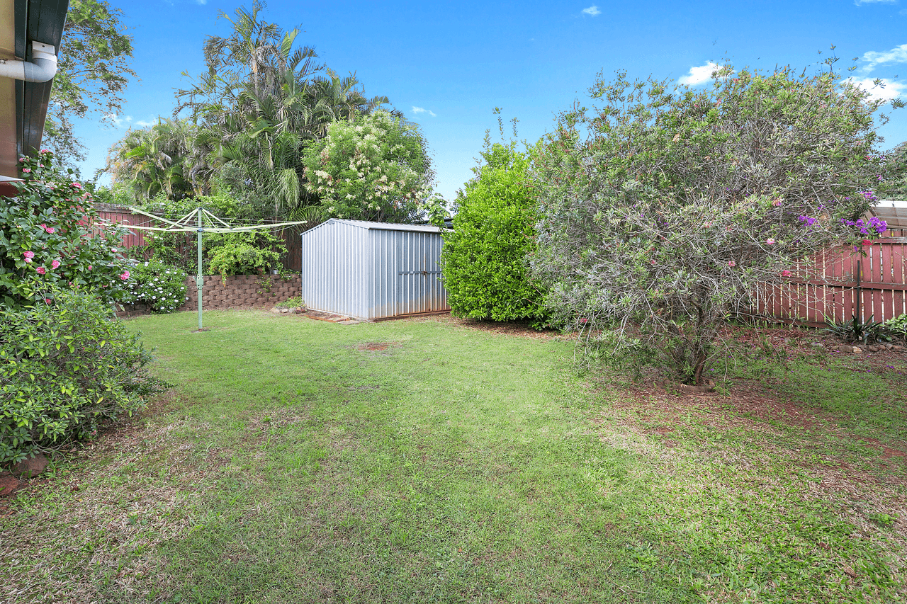 18 Radford Road, MANLY WEST, QLD 4179