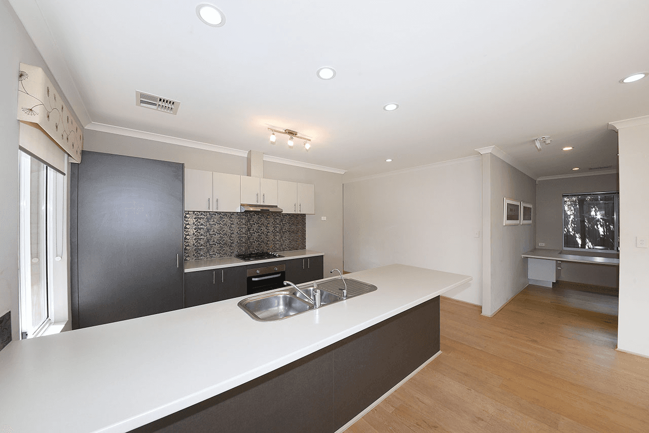 26 Hollington Boulevard, Alkimos, WA 6038