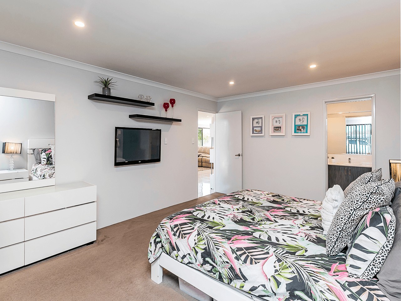 5 Leader Pass, ELLENBROOK, WA 6069