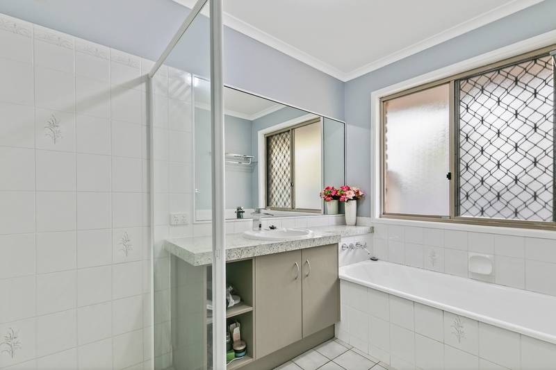 18 Oakmont Drive, BUDERIM, QLD 4556