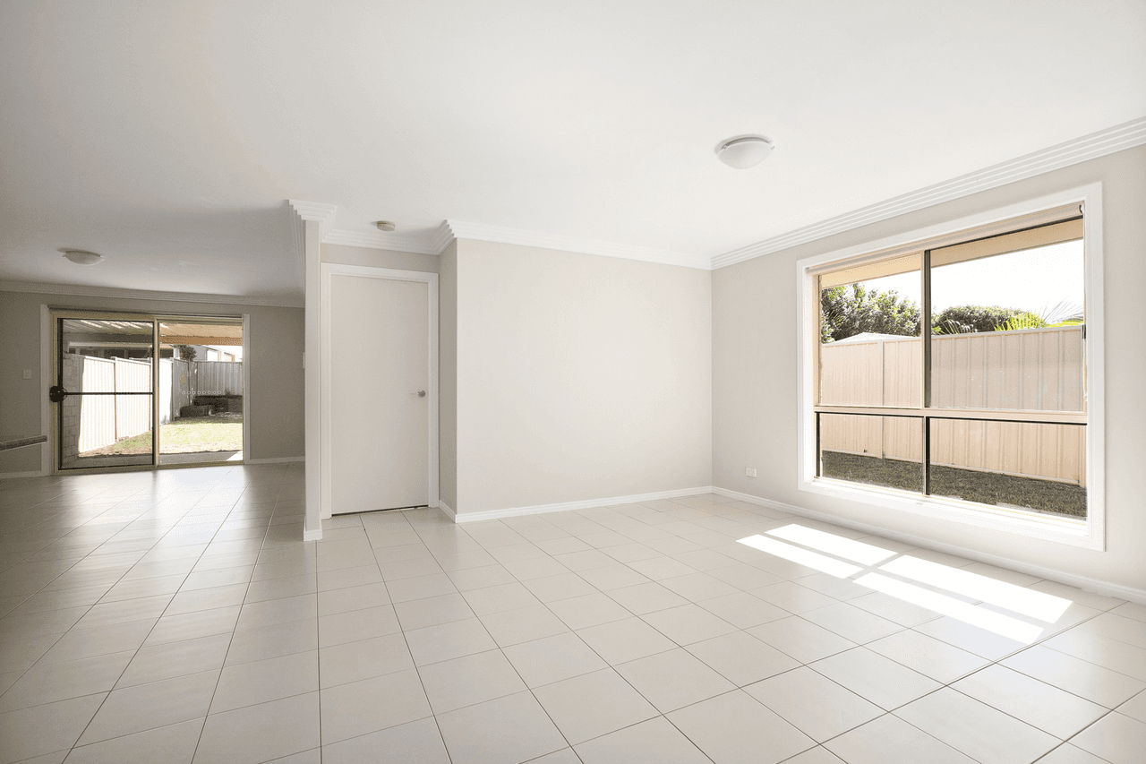 2/10 Moriarty Street, EMERALD, QLD 4720