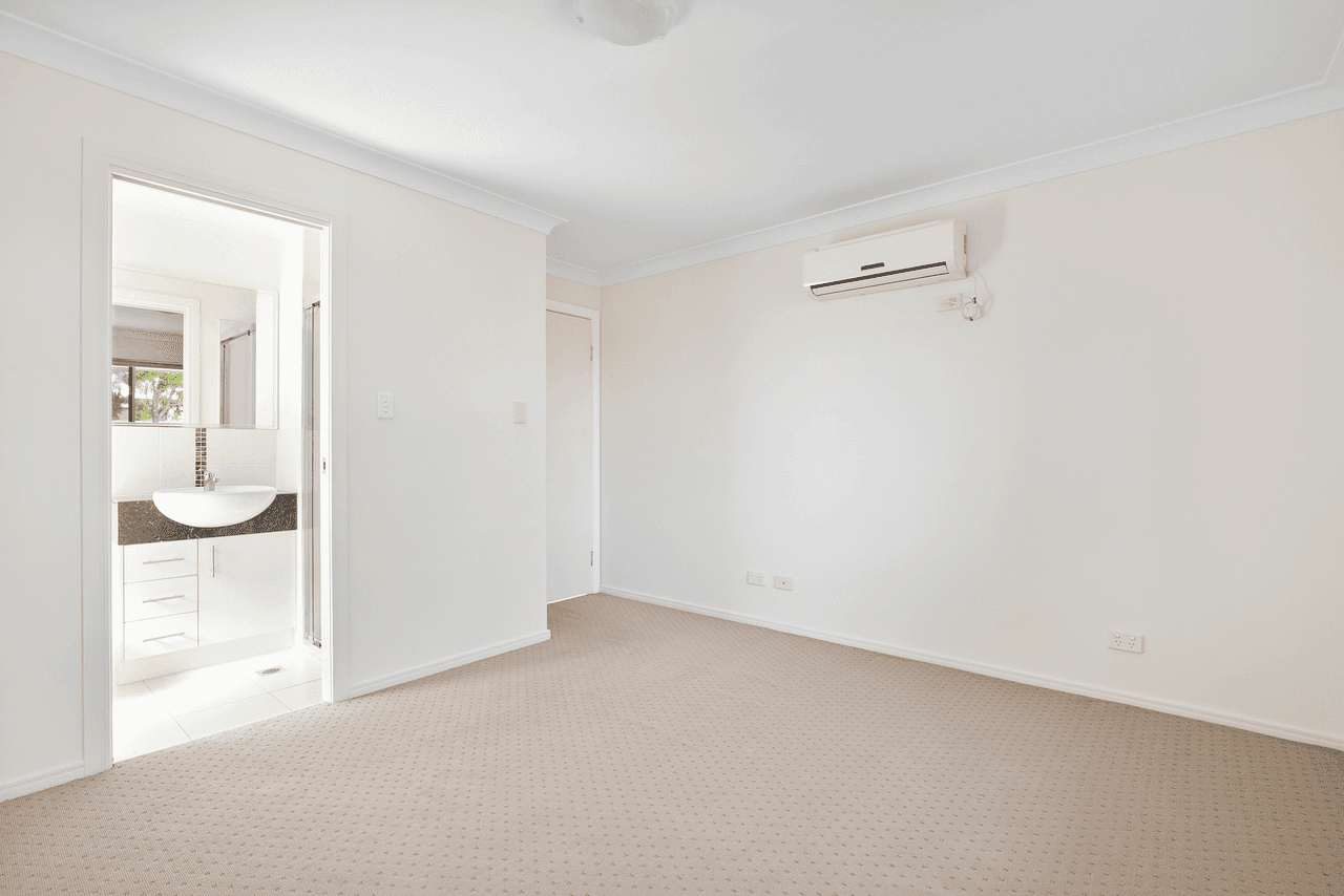 2/10 Moriarty Street, EMERALD, QLD 4720