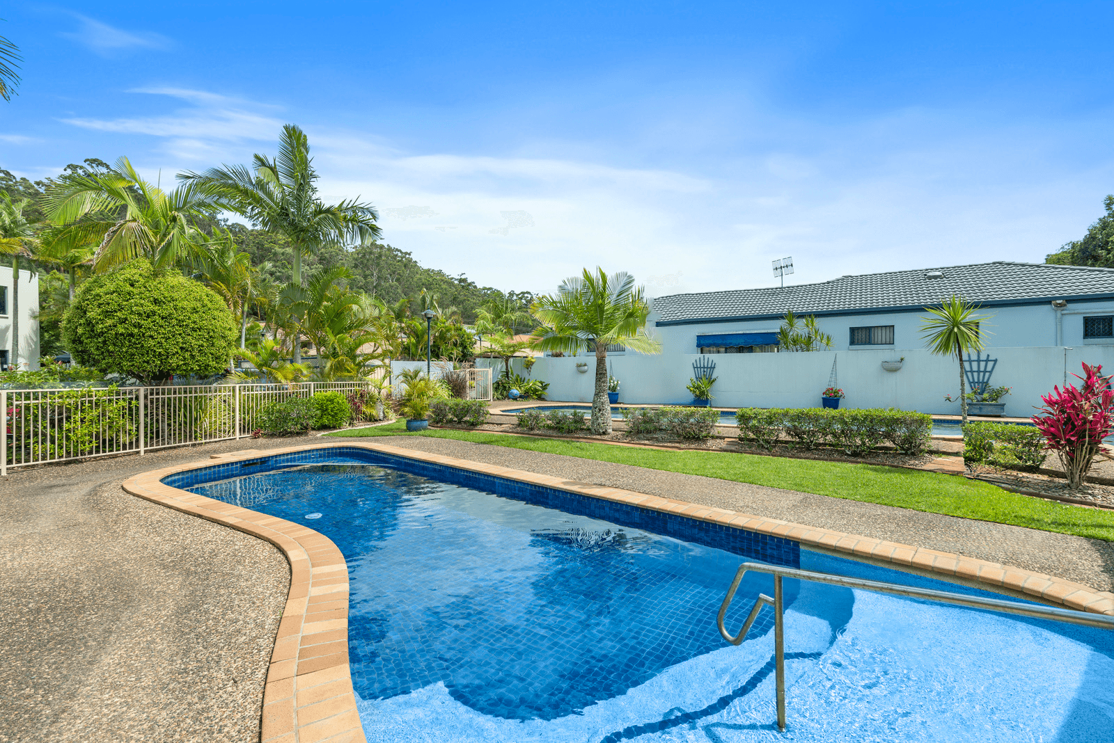 2/174 Galleon Way, CURRUMBIN WATERS, QLD 4223