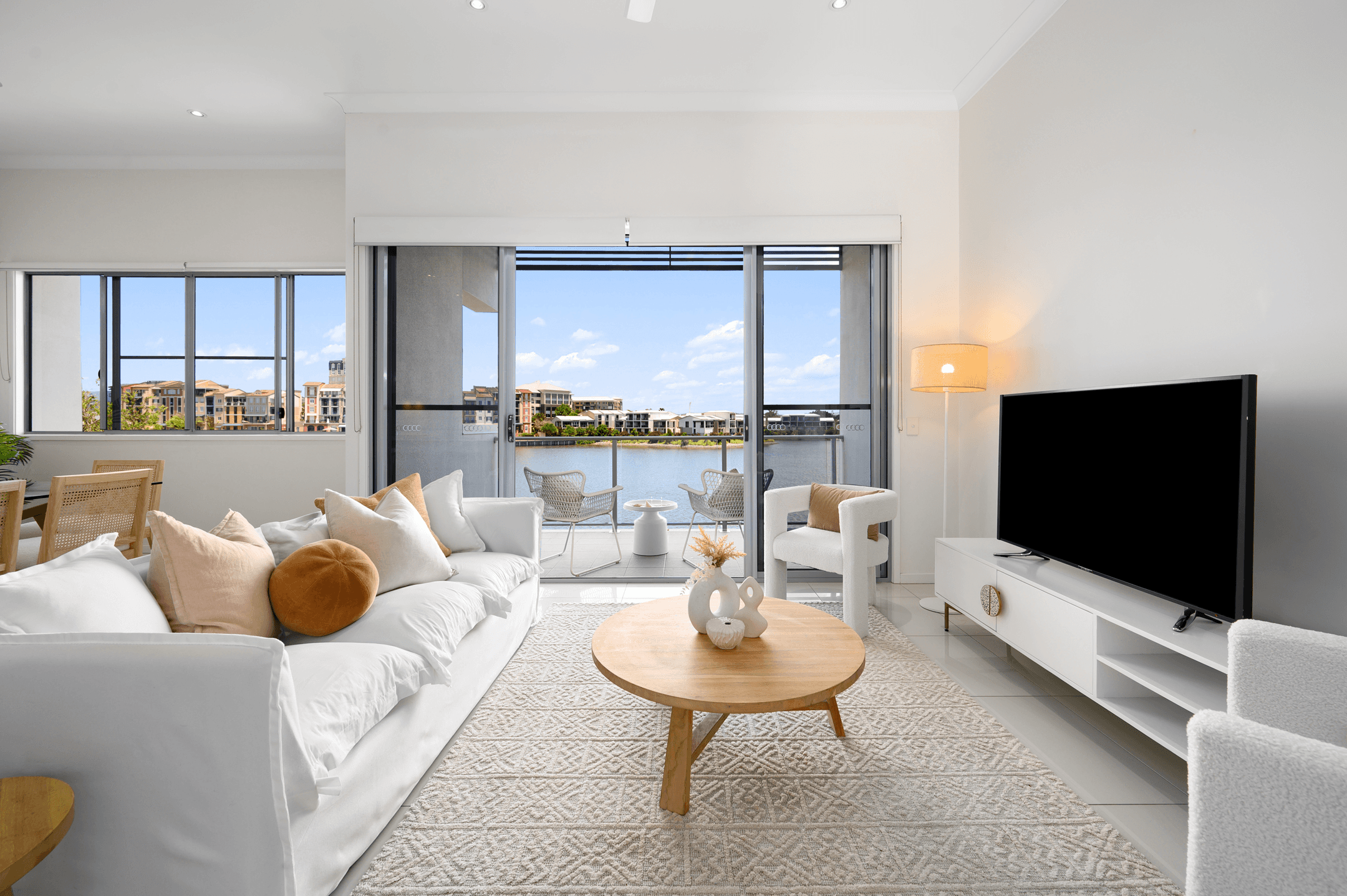 76/5033 Emerald Island Drive, CARRARA, QLD 4211