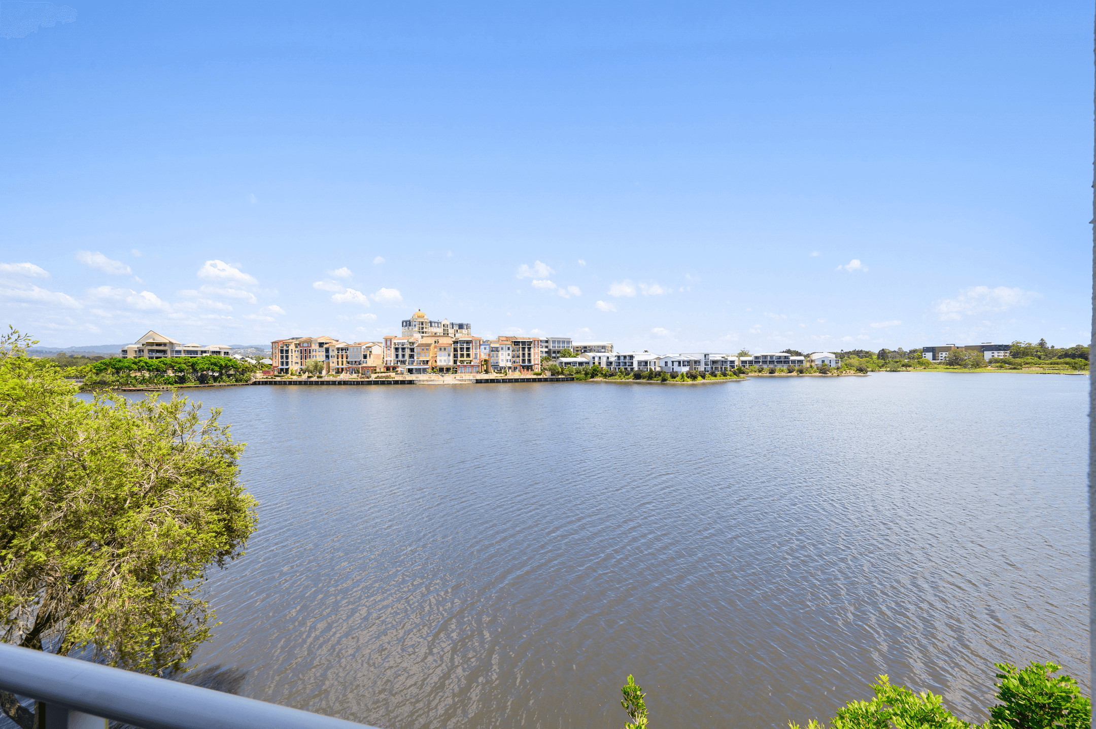 76/5033 Emerald Island Drive, CARRARA, QLD 4211