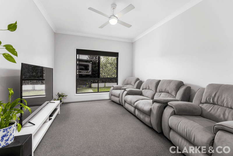 16 Featherwood Crescent, Beerwah, QLD 4519