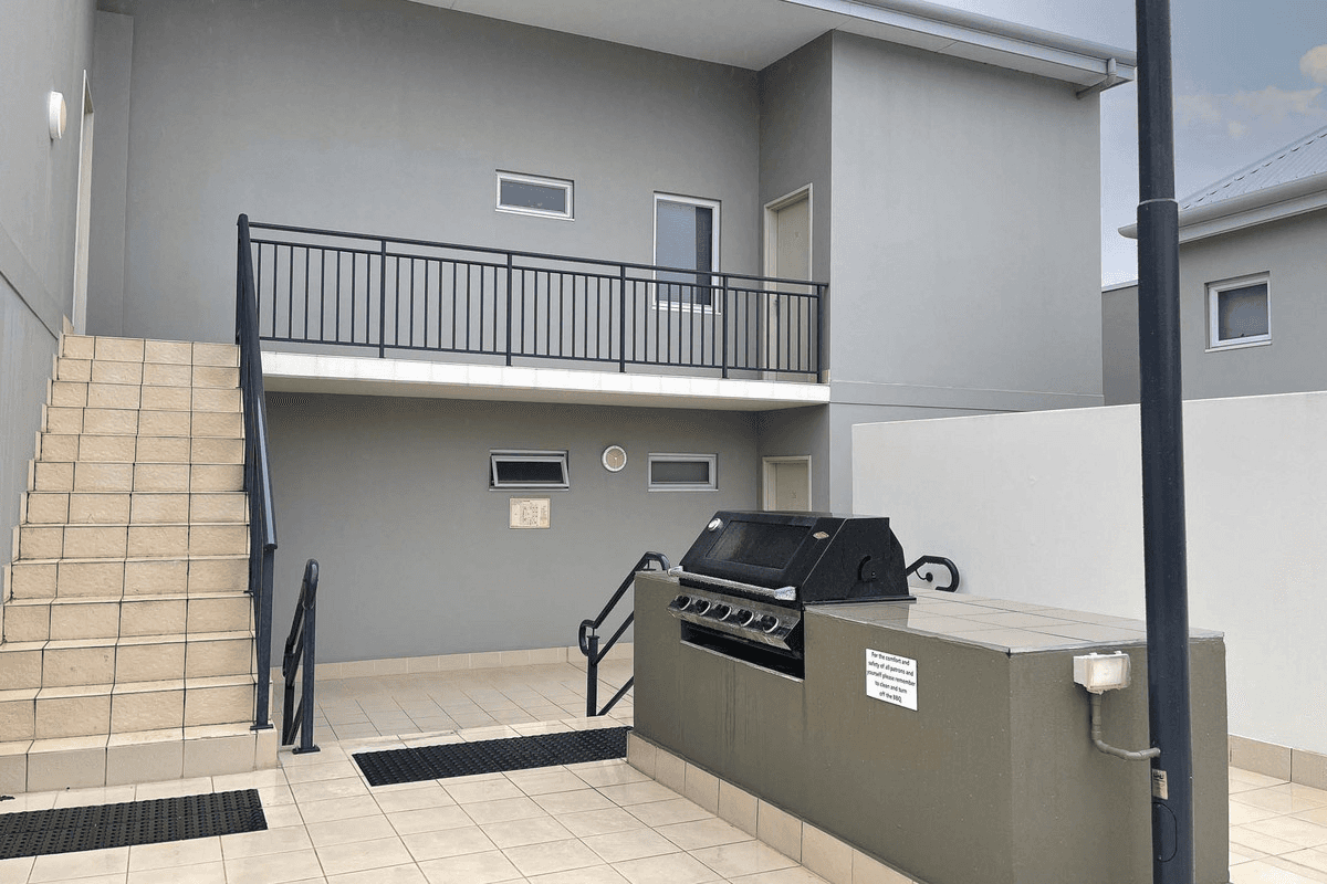 2/76 Newcastle Street, Perth, WA 6000