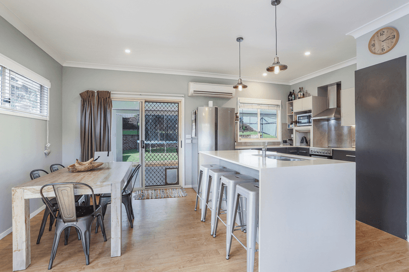 32 Raiss Close, LEMON TREE PASSAGE, NSW 2319