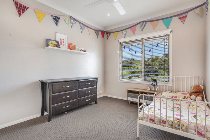 32 Raiss Close, LEMON TREE PASSAGE, NSW 2319