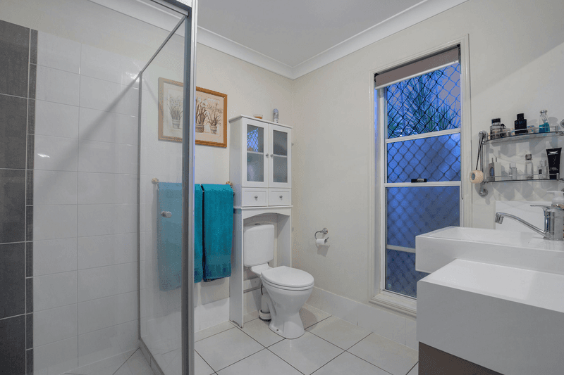 12 Girraween Place, WATERFORD, QLD 4133