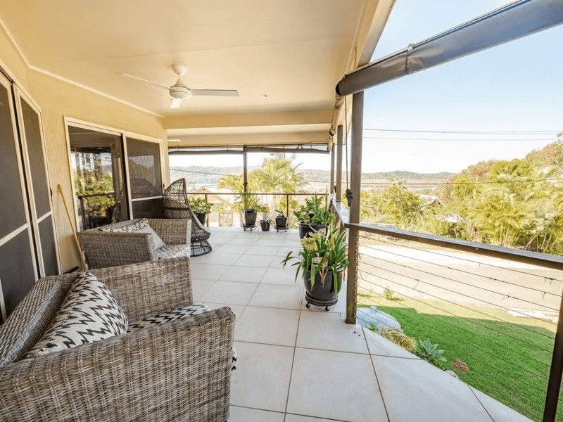 9 The Tor Walk, RUSSELL ISLAND, QLD 4184