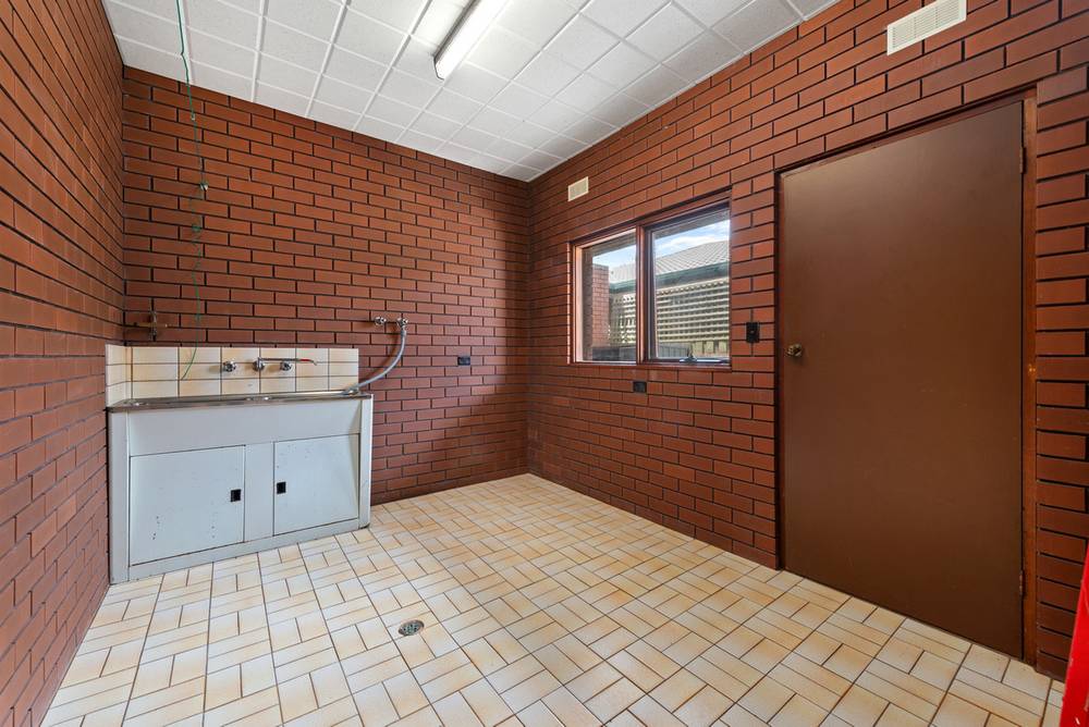 18 Rowe Street, LAKES ENTRANCE, VIC 3909