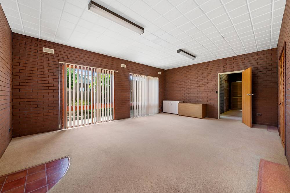 18 Rowe Street, LAKES ENTRANCE, VIC 3909