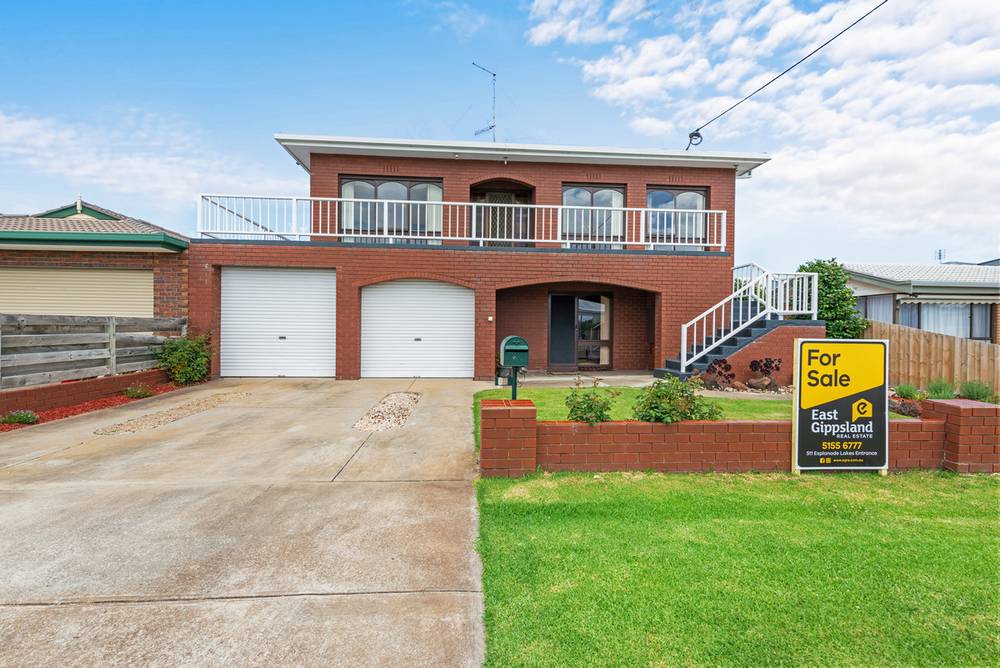 18 Rowe Street, LAKES ENTRANCE, VIC 3909