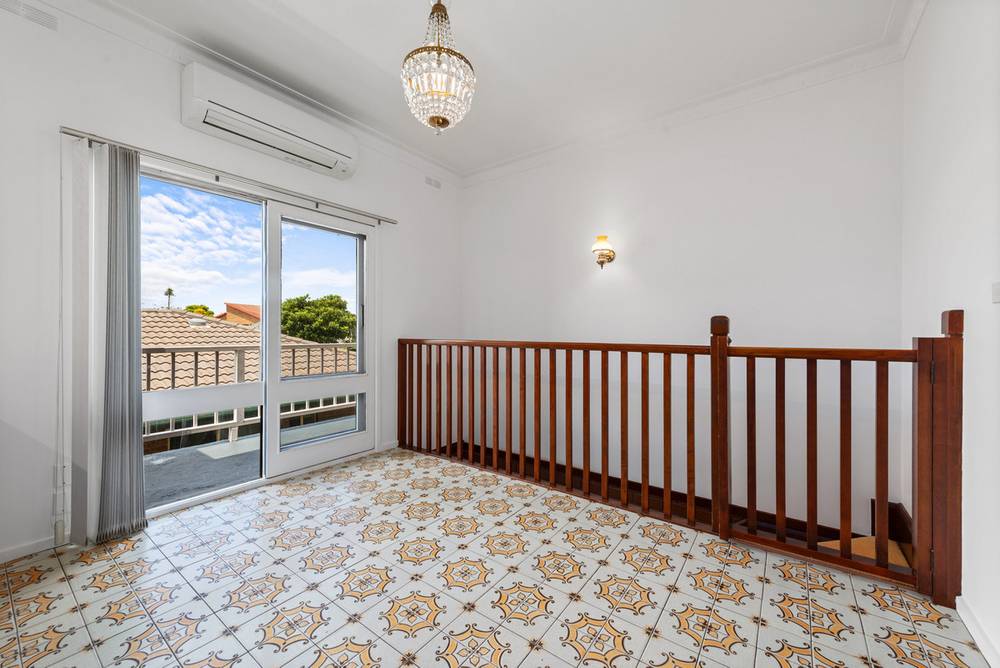 18 Rowe Street, LAKES ENTRANCE, VIC 3909