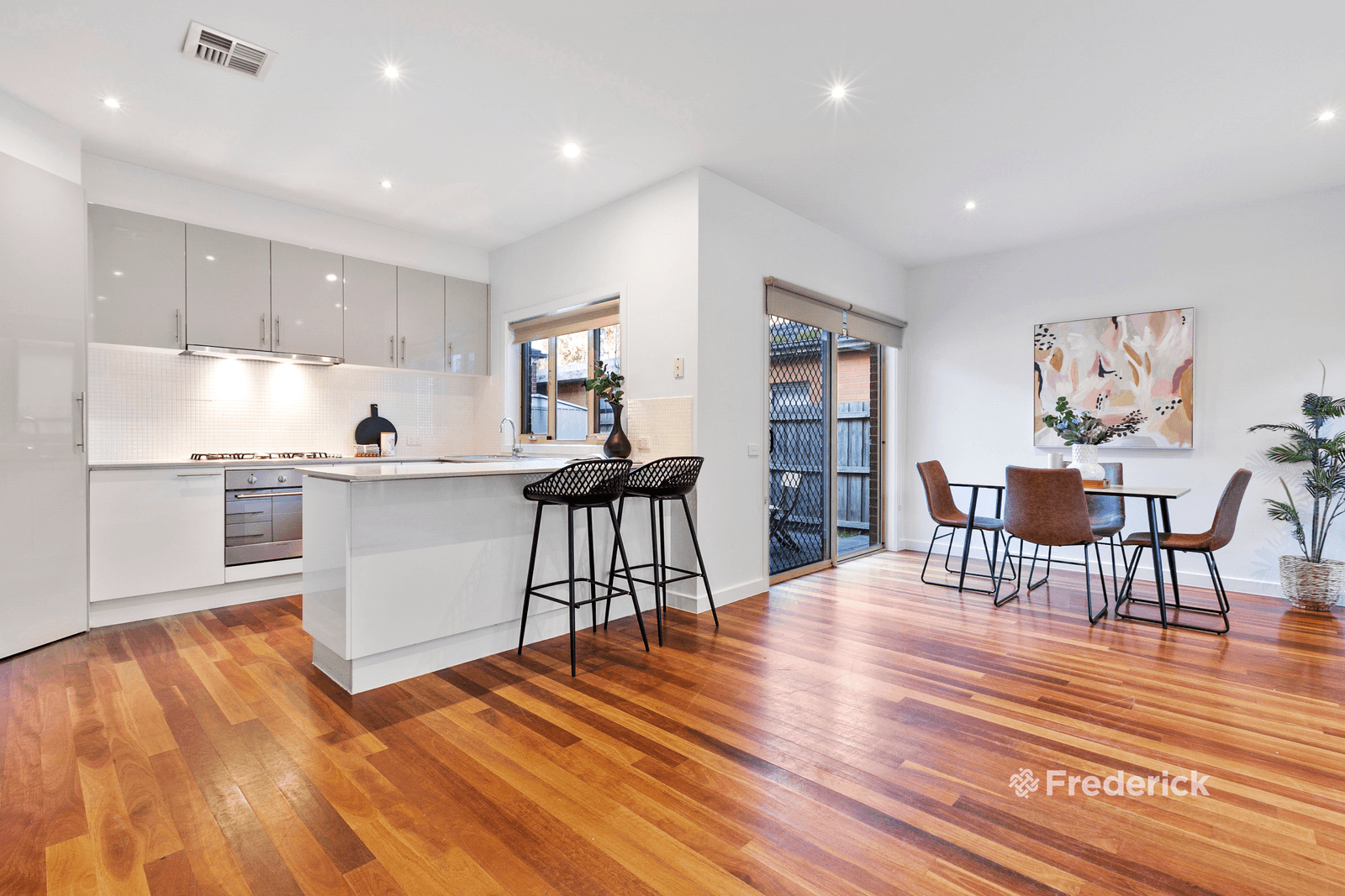 1/1 Leigh Street, Bentleigh East, VIC 3165