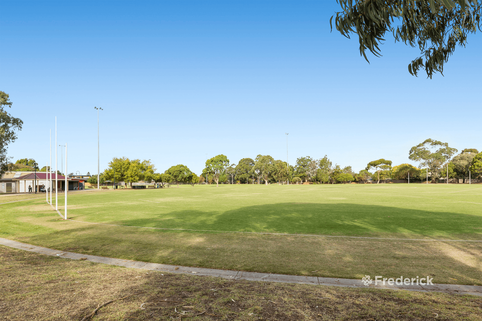 1/1 Leigh Street, Bentleigh East, VIC 3165