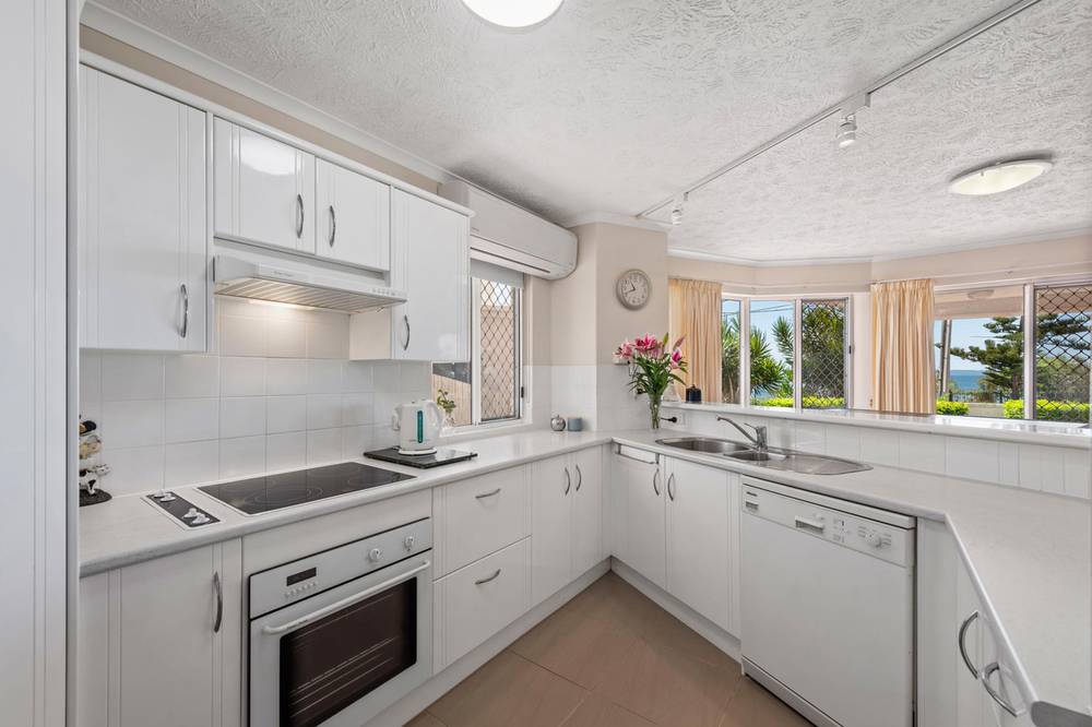 1/185 Landsborough Avenue, Scarborough, QLD 4020
