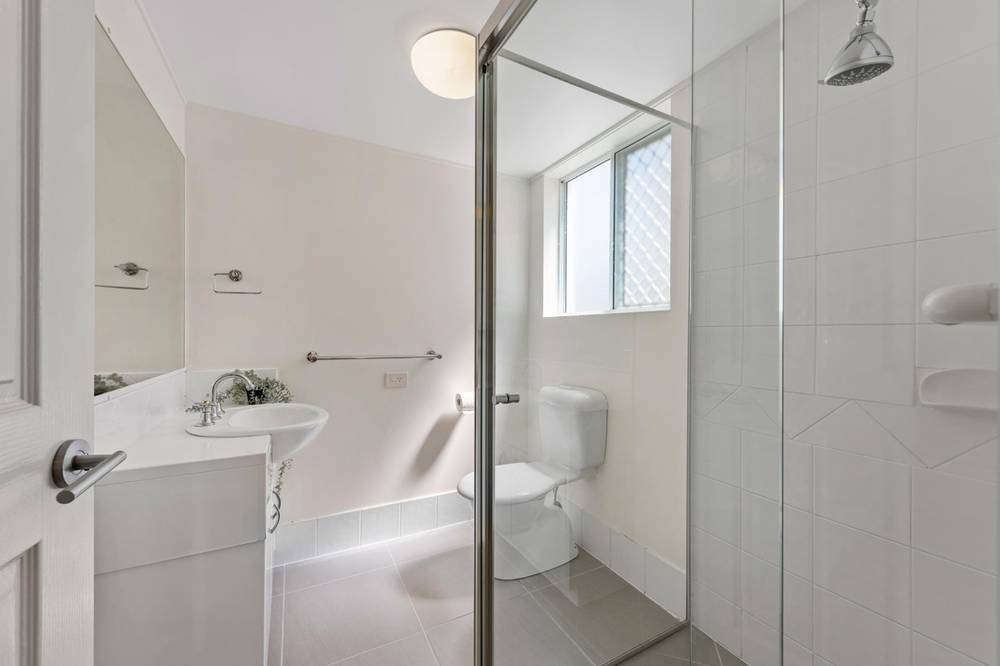 1/185 Landsborough Avenue, Scarborough, QLD 4020