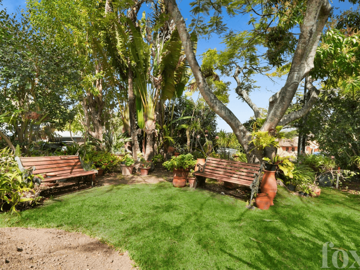 9-11 Burnside Court, Ashmore, QLD 4214
