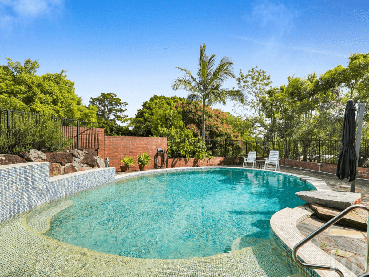 9-11 Burnside Court, Ashmore, QLD 4214