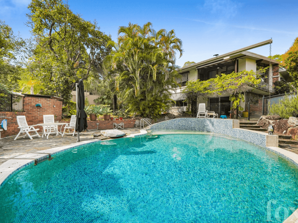 9-11 Burnside Court, Ashmore, QLD 4214